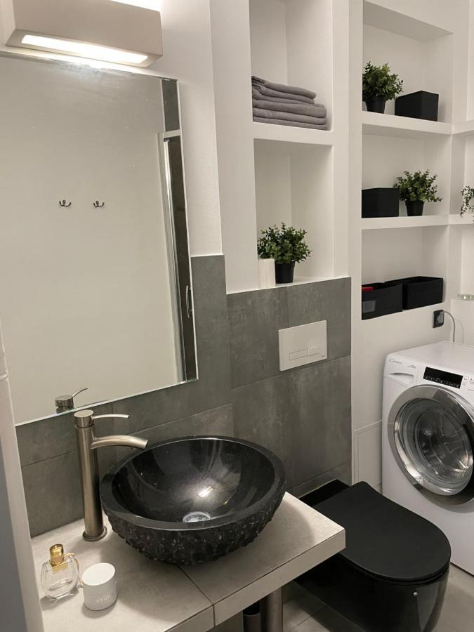 Apartament Grey Gucci Center
