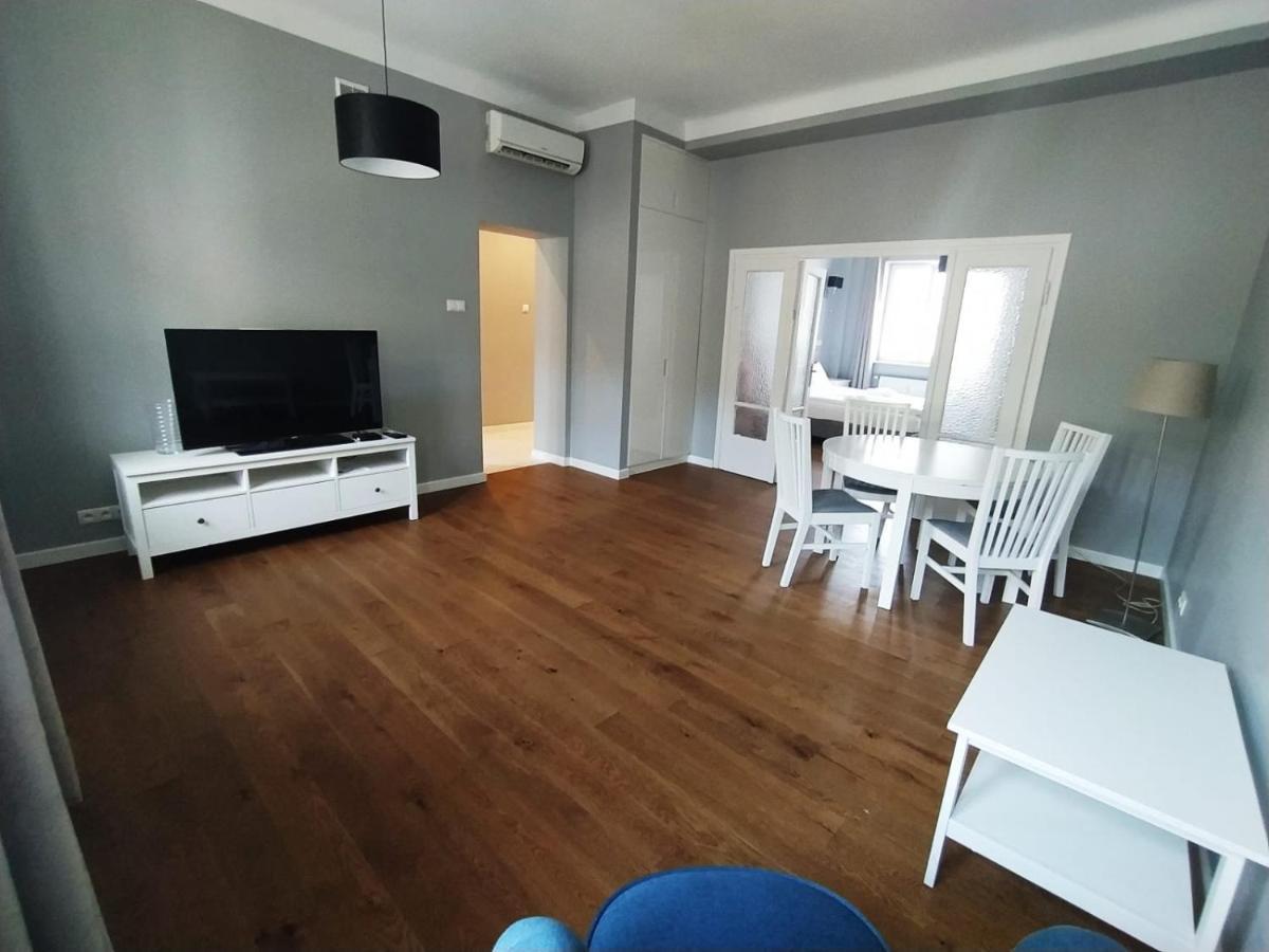 Apartment Nowy Swiat 29 Warschau