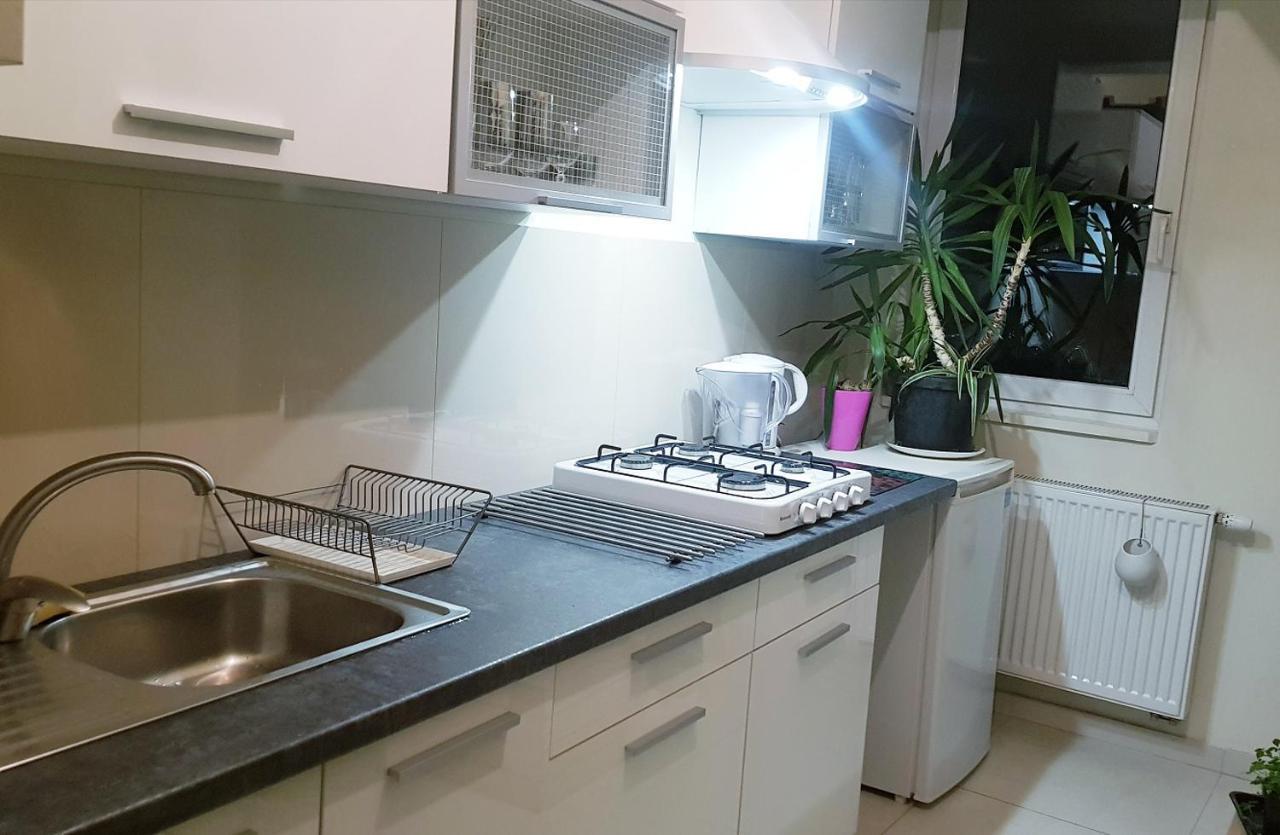Przejazdem Na Polnoc Bielany Apartment