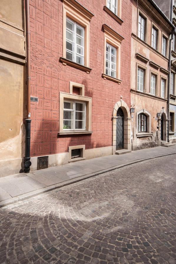 Elegant Old Town Market Apartment
