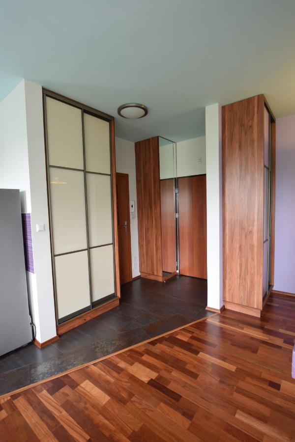 Elegant Arkadia Apartment *