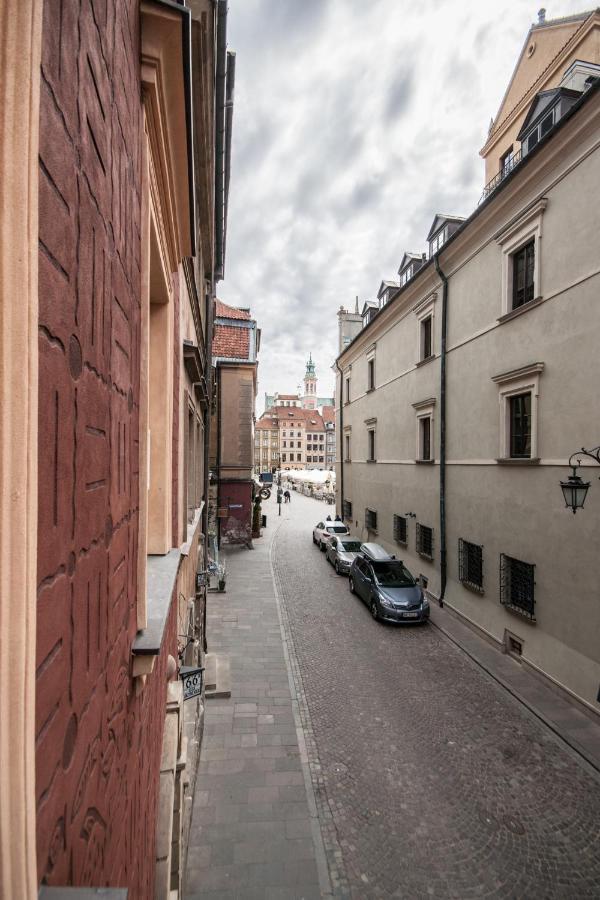 Elegant Old Town Market *
