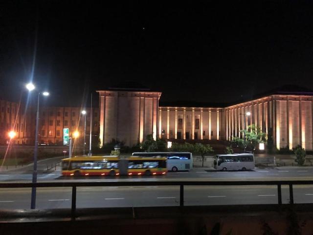 Apartment Center- Large With National Musee View *