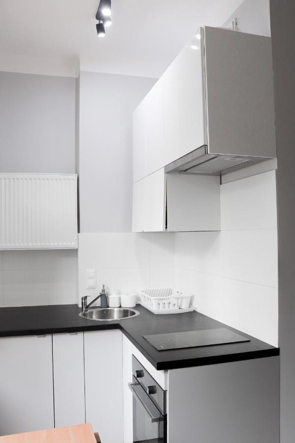 Apartment 21 Podchorazych Near Royal Lazienki Park *