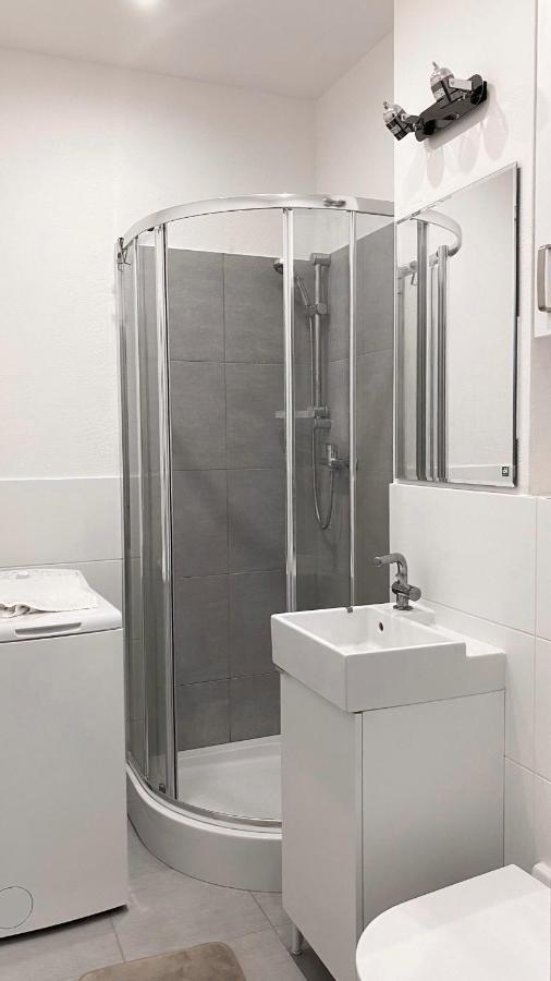 21 Podchorazych Near Royal Lazienki Park * Warschau