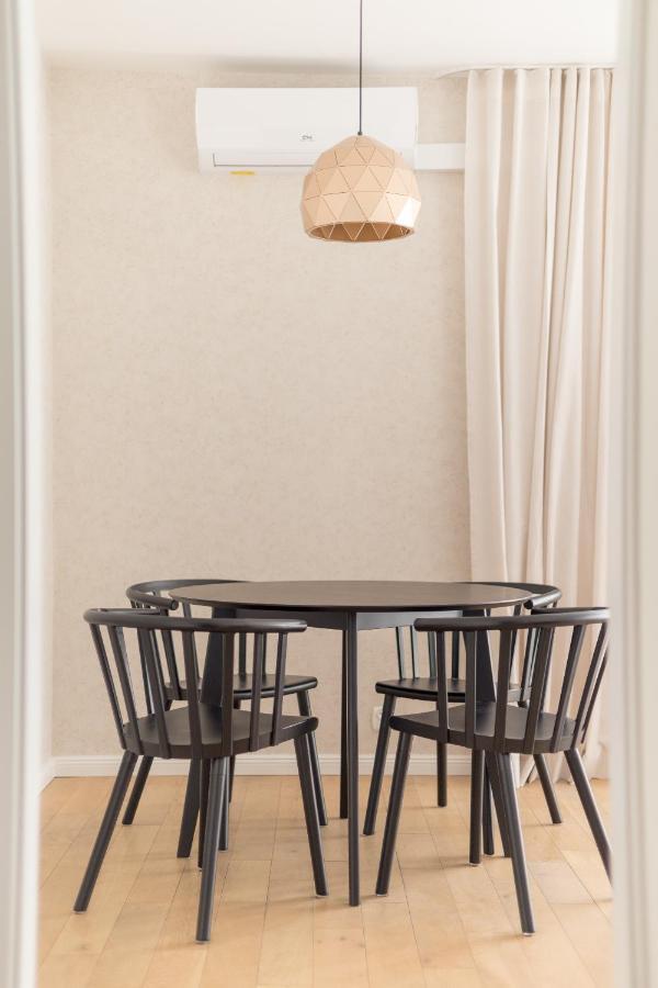 Apartment Grand Theater Beige