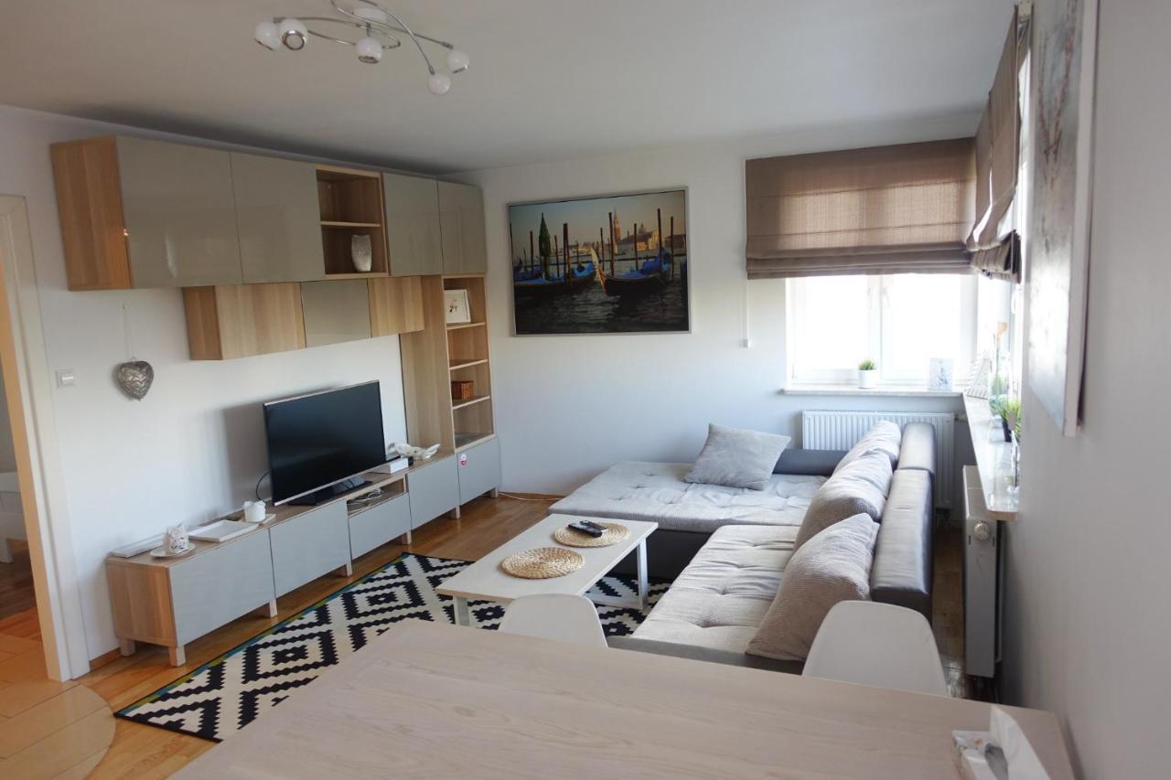 Nad Jeziorkiem Apartment *