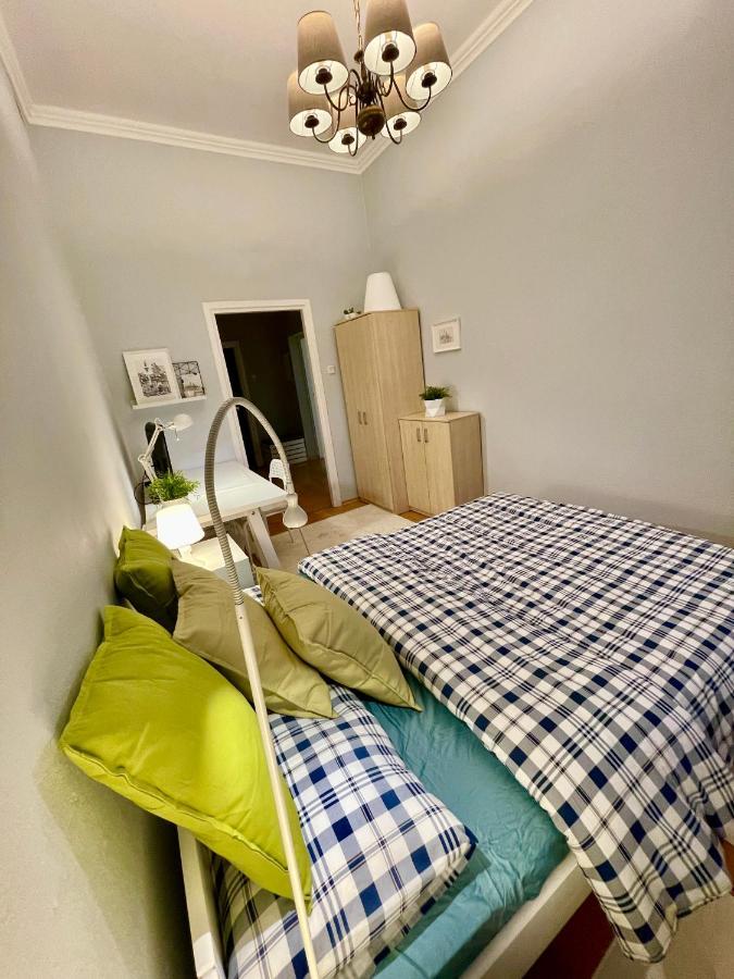 Royal 2 Old Town Fast Wifi Netflix Hbo Appletv+ Warsaw