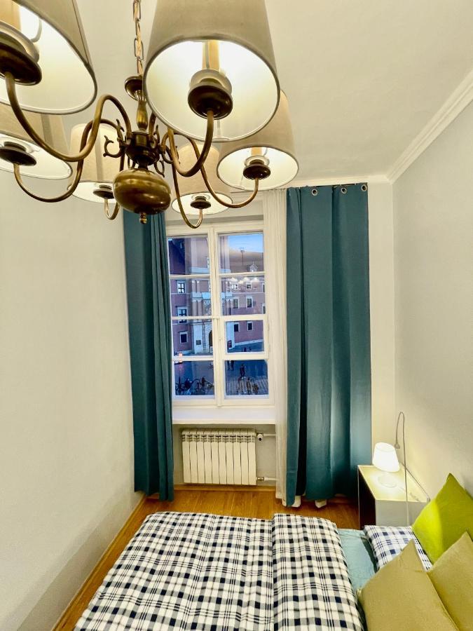 Royal 2 Old Town Fast Wifi Netflix Hbo Appletv+ Apartment Warsaw