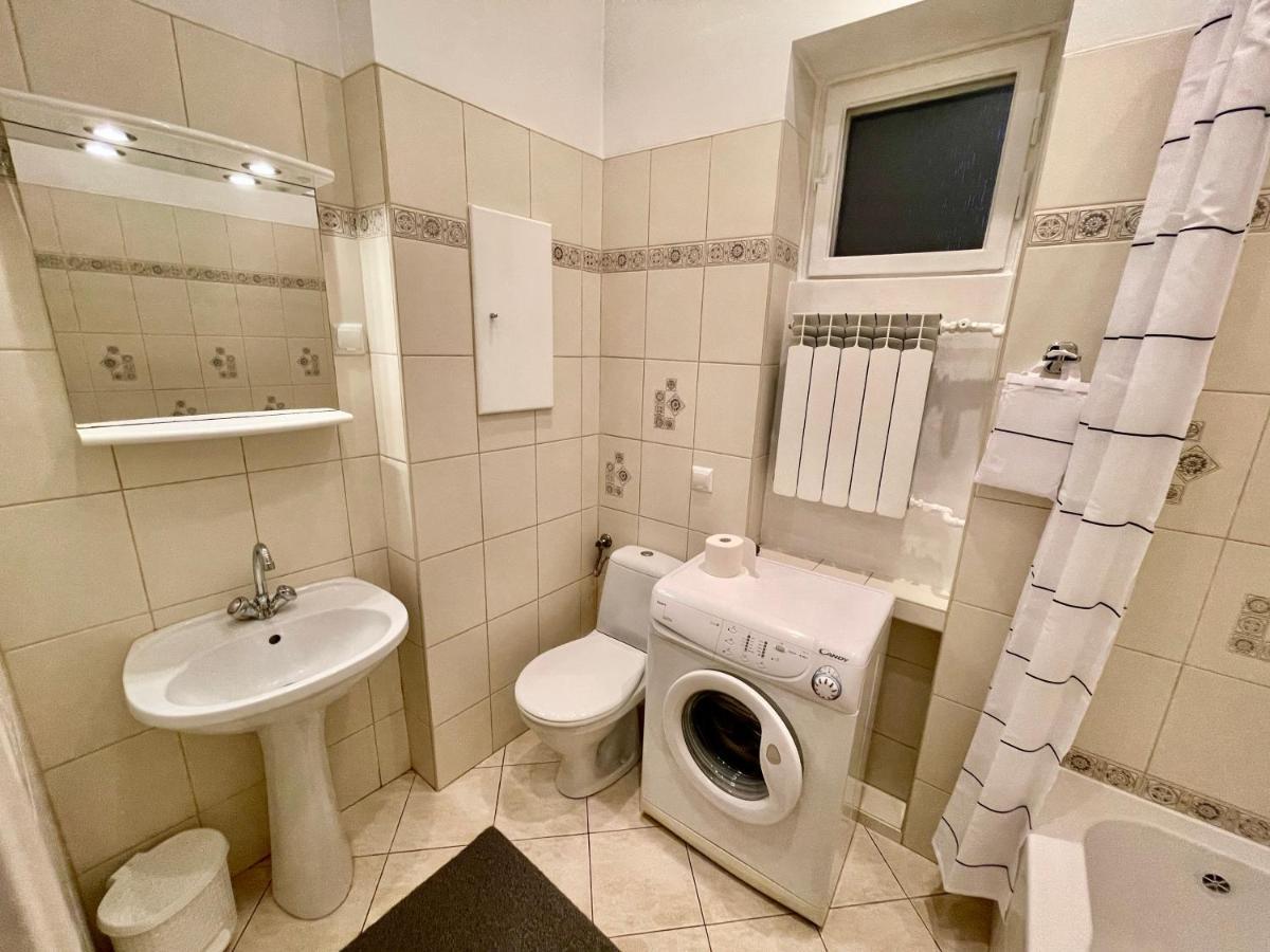 Royal 2 Old Town Fast Wifi Netflix Hbo Appletv+ * Warsaw