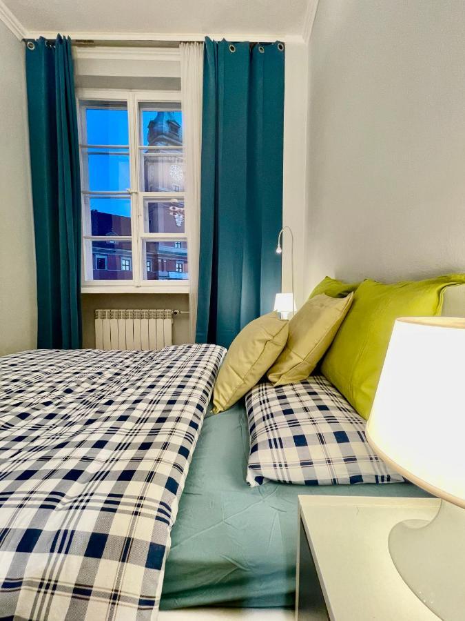 Royal 2 Old Town Fast Wifi Netflix Hbo Appletv+ Apartment Warsaw