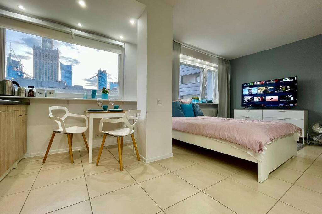 Apartment Gold 3 Metro X2 Wifi 300 Mbs 60'tv Netflix Hbo Appletv+ Warsaw