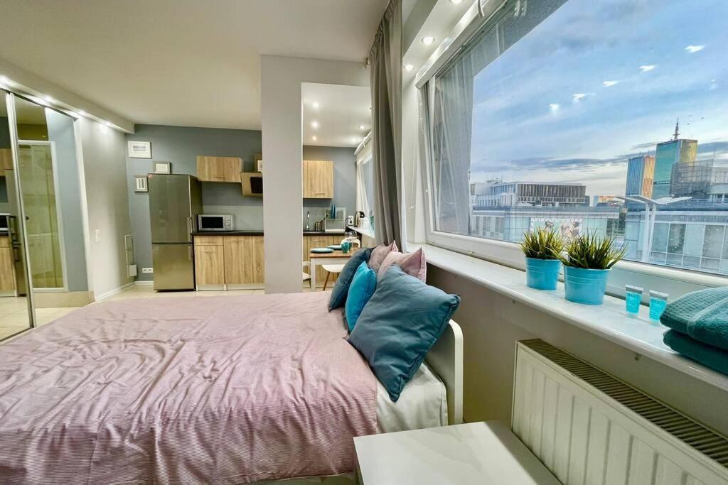 Gold 3 Metro X2 Wifi 300 Mbs 60'tv Netflix Hbo Appletv+ Apartment Warsaw