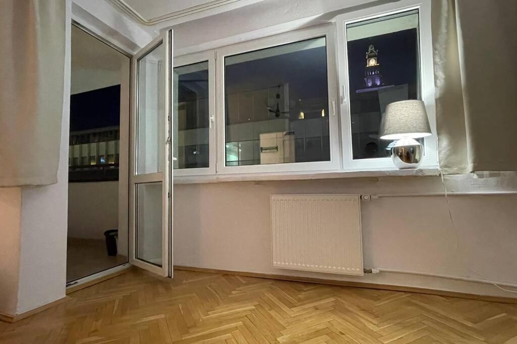 Super Sawa 2 Metro Wifi 500 Mbs Tv'50 Netflix Hbo Appletv+ Warszawa