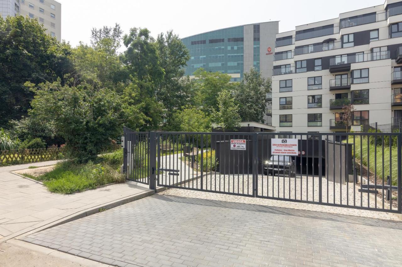 Metro Wilanowska Comfortable Apartment *