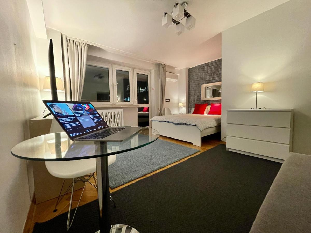 Blue 2 Fast Wifi 2xmetro 60'tv Netflix Hbo Appletv+ * Warsaw