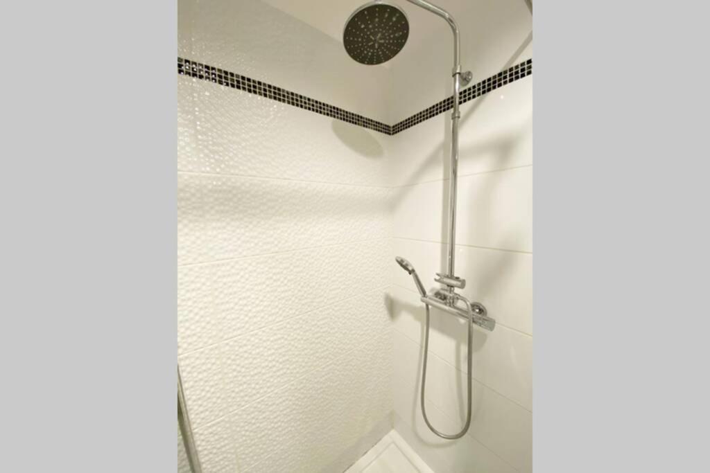 Exclusive 2br! Near City Center +netflix Apartment