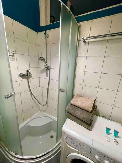 Apartment Super Square Metro X2 Fast Wifi 55'tv Netflix Hbo Appletv+ Amazontv *