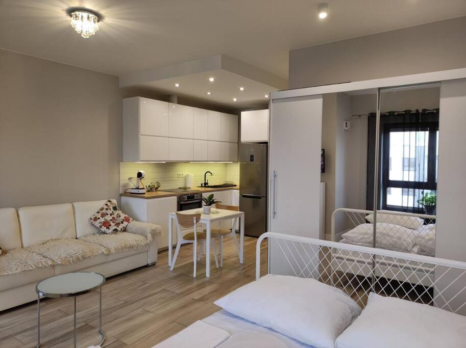 Apartment Sweet Vis-a-vis Medicover And Paley Institute Warsaw