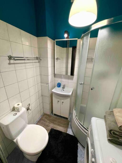 Super Square Metro X2 Fast Wifi 55'tv Netflix Hbo Appletv+ Amazontv Apartment Warsaw