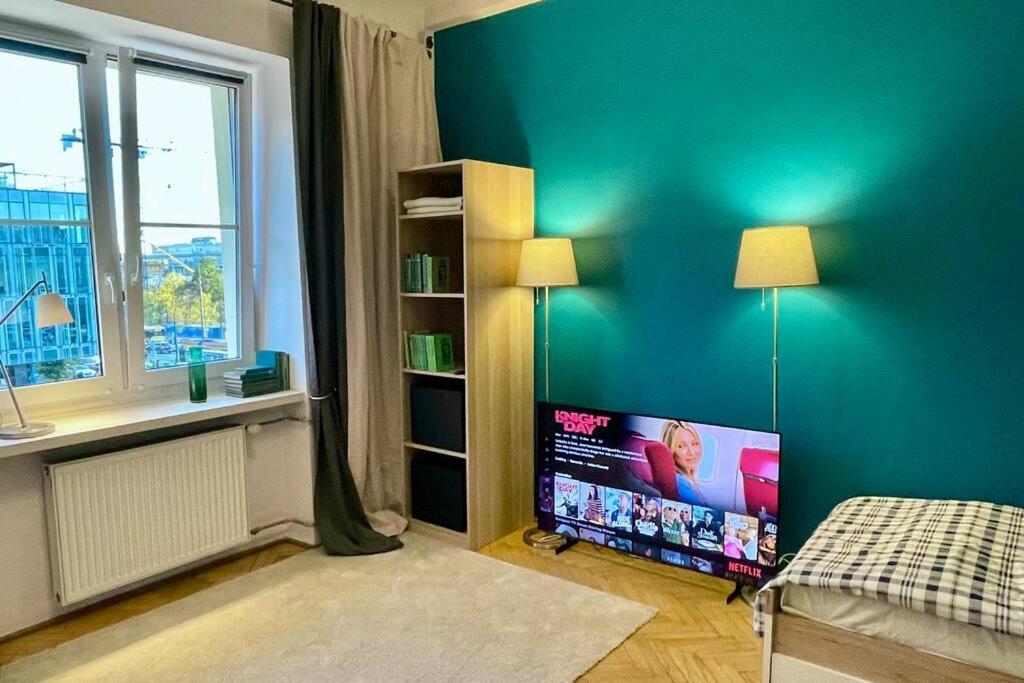 Super Square Metro X2 Fast Wifi 55'tv Netflix Hbo Appletv+ Amazontv Apartment