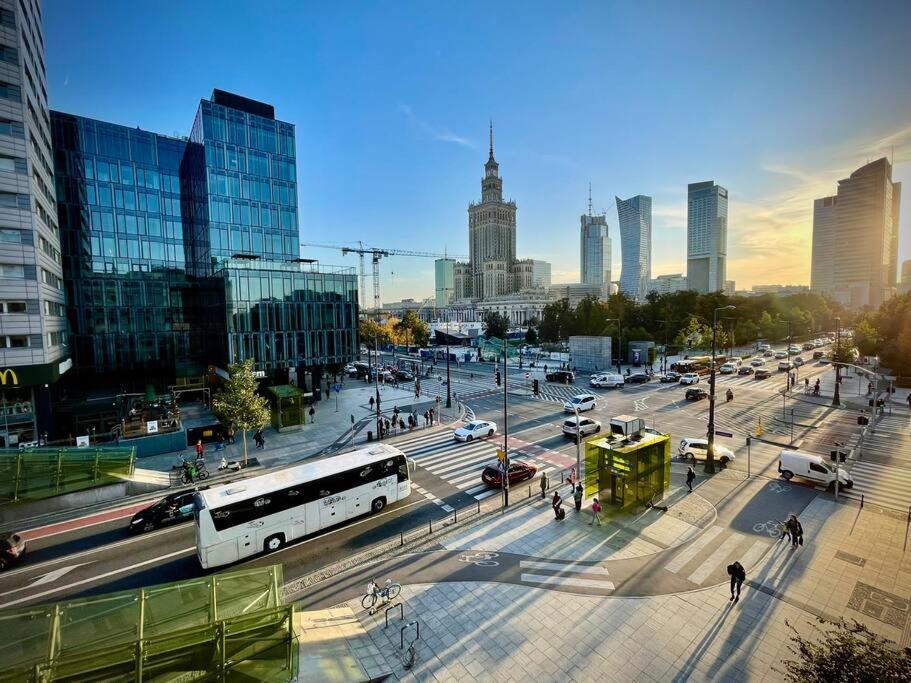 Super Square Metro X2 Fast Wifi 55'tv Netflix Hbo Appletv+ Amazontv Warsaw