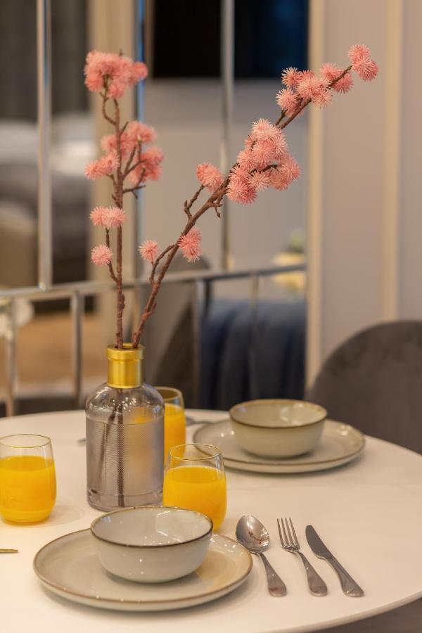 Mennica By Renters Prestige Apartment Warsaw