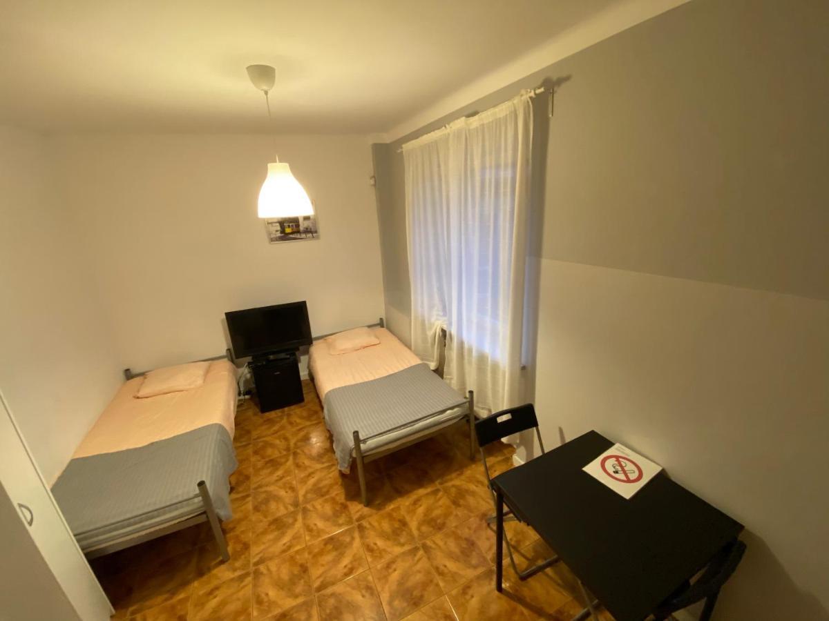 Modlinska 267 No 2 Privatunterkunft
