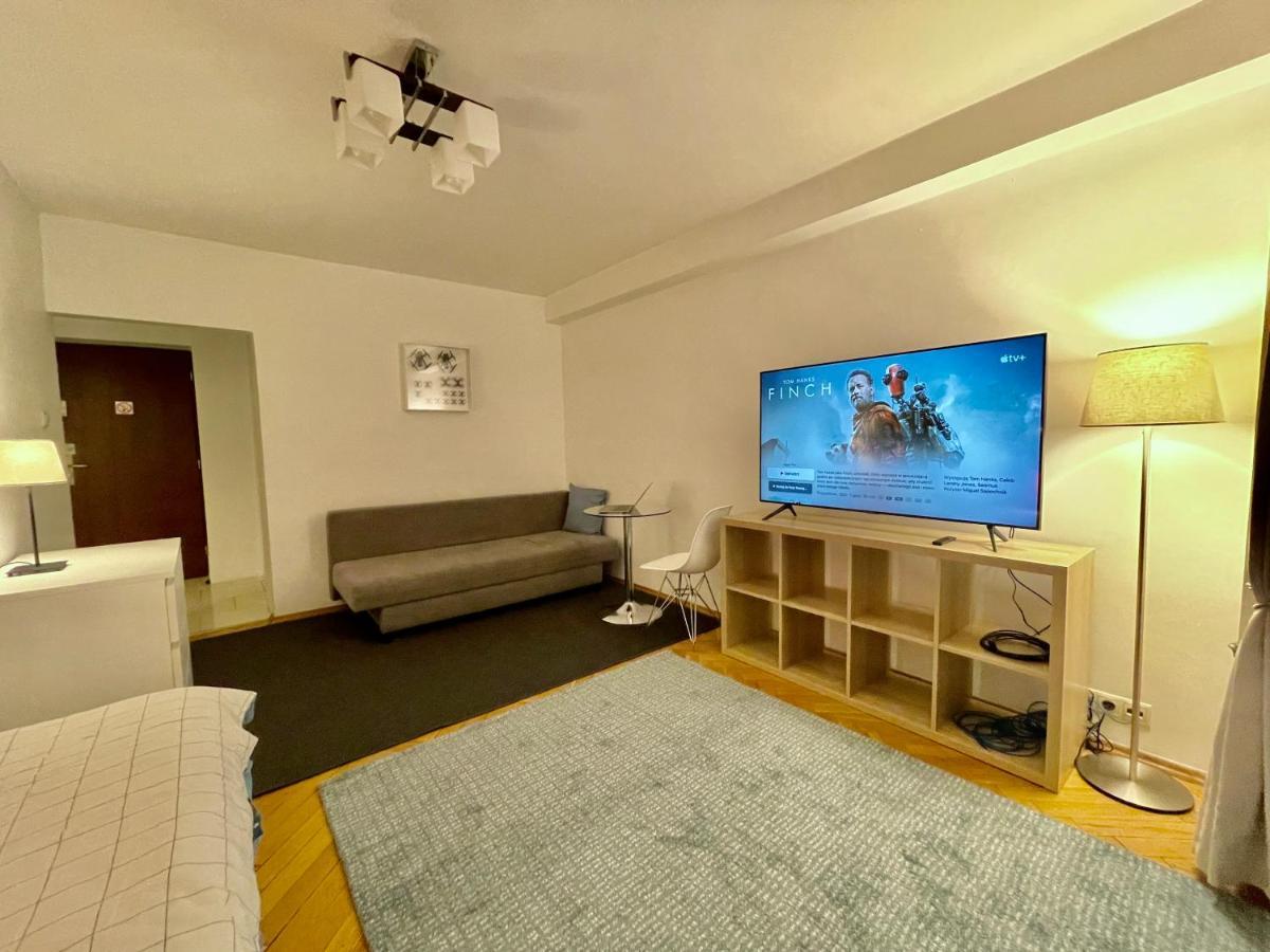 Blue 2 Fast Wifi 2xmetro 60'tv Netflix Hbo Appletv+ Warsaw