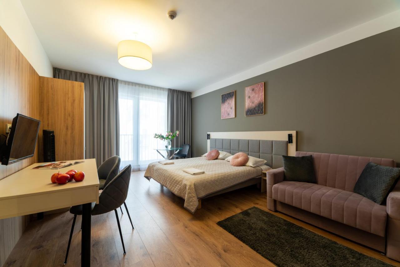Wolska Suits Apartamento Varsóvia