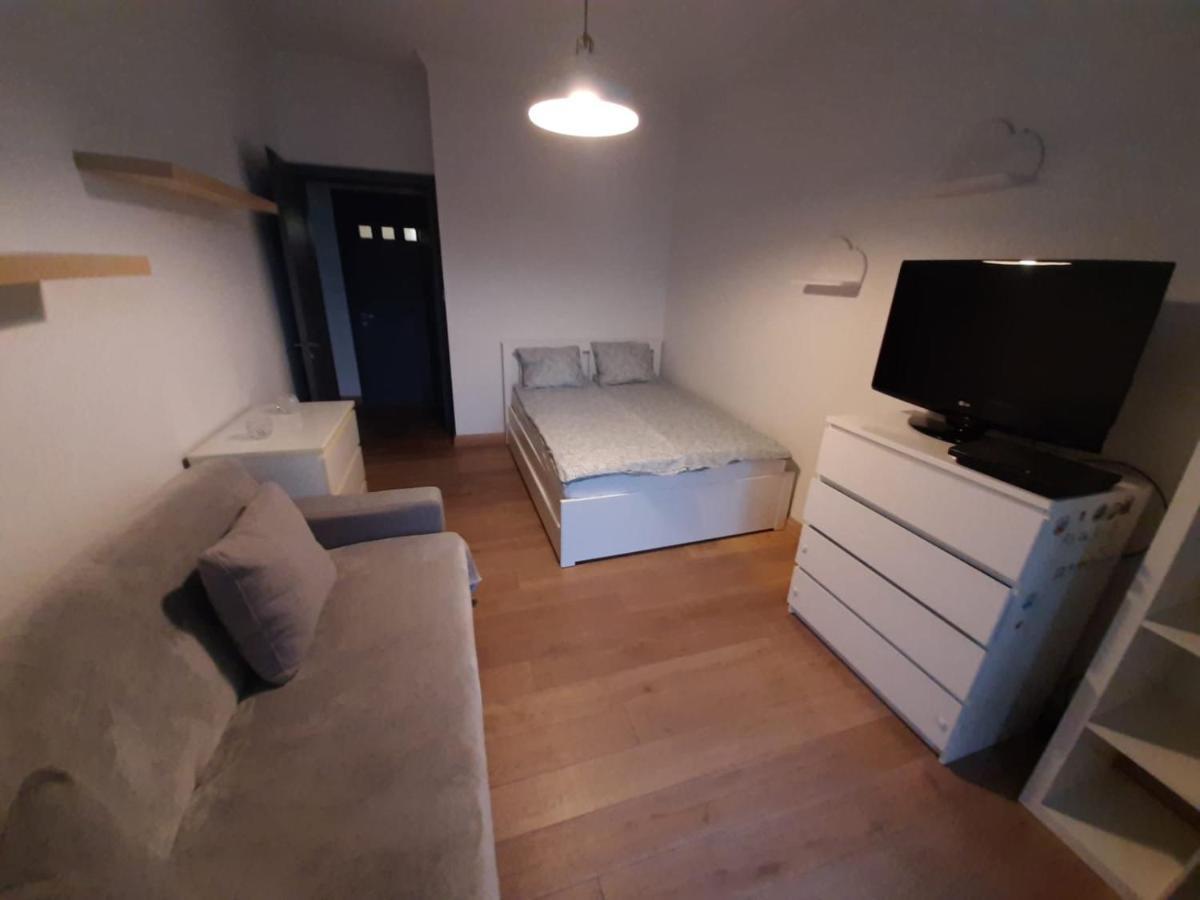 Vilanos Apartment *