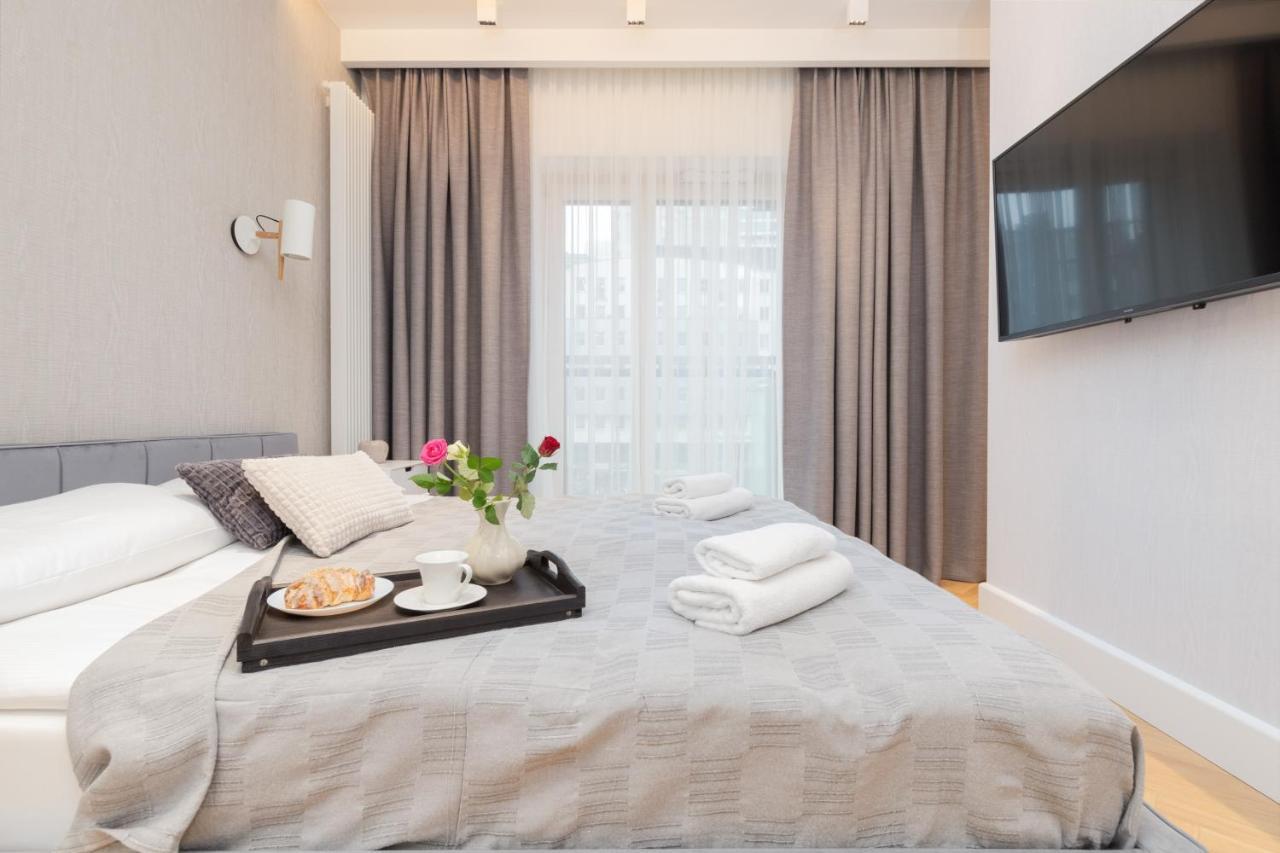 Aparthotel Mennica - Center By Renters Warschau