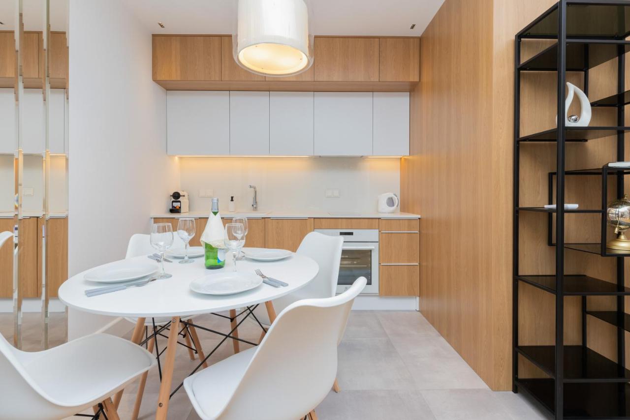 Aparthotel Mennica - Center By Renters