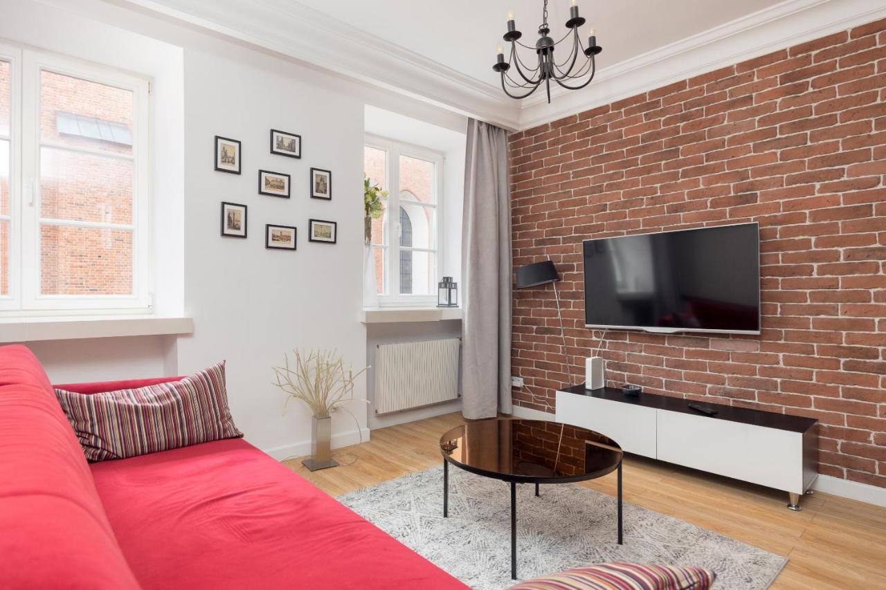 Old Town Ruby Apartment