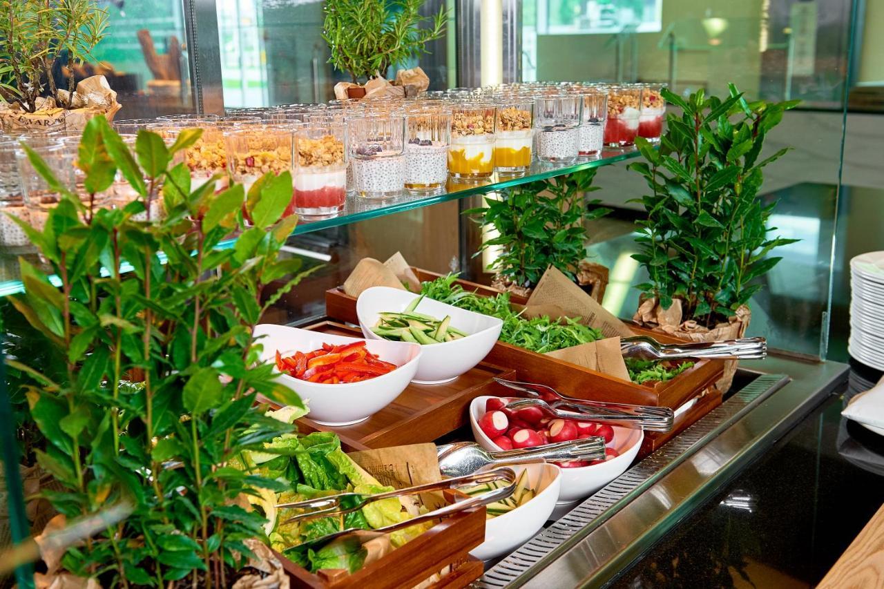 Sound Garden Airport Hotel Warsaw
