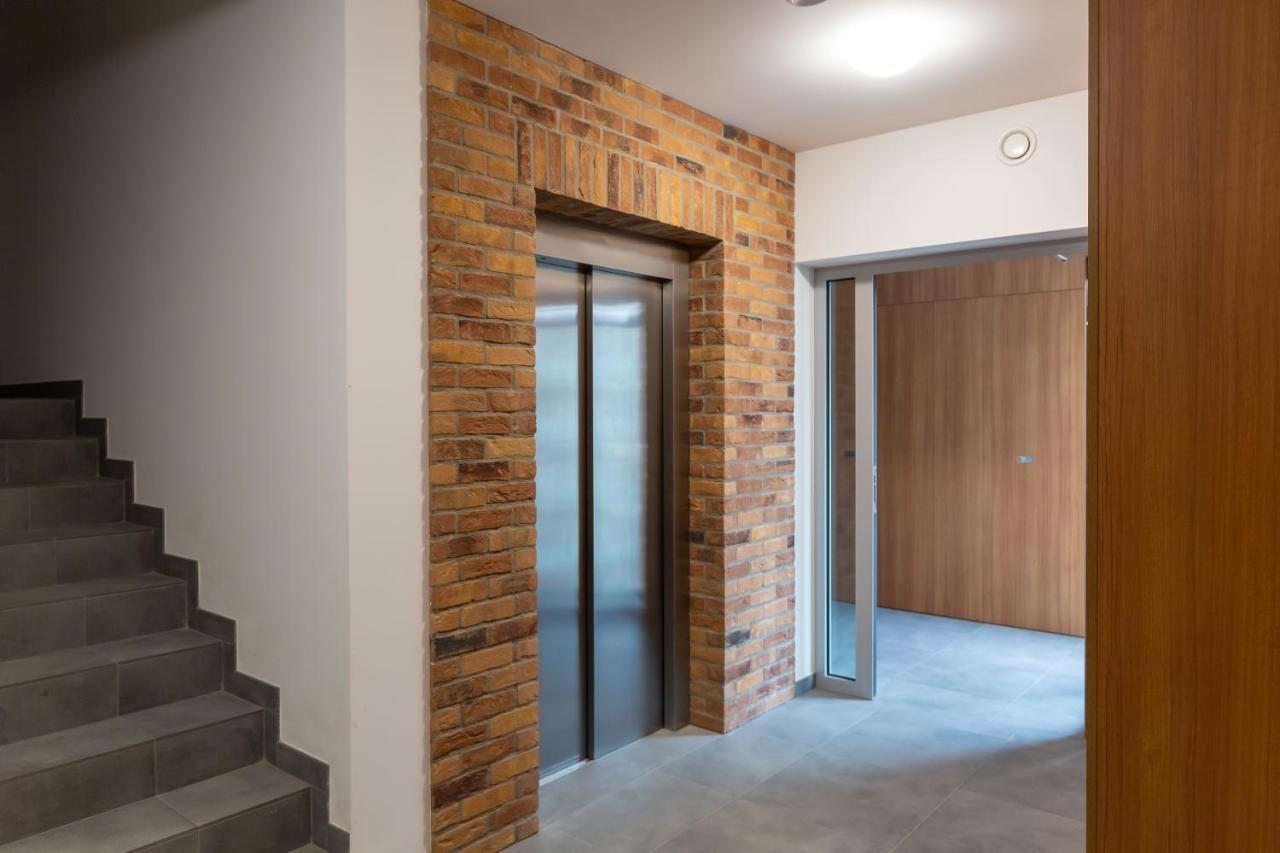Apartment Sunny Grochowska Praga By Renters Warsaw