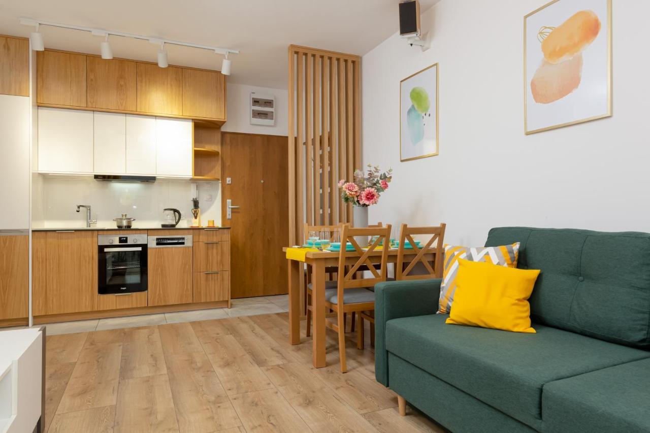 Apartment Sunny Grochowska Praga By Renters