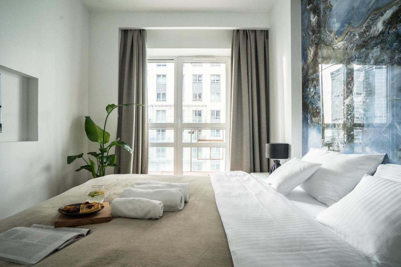 Oomph Luxurious Air-conditioned With Balcony Căn hộ Warsaw
