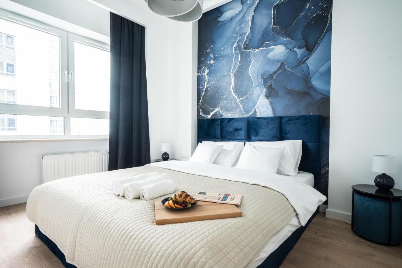 Oomph Luxurious Air-conditioned With Balcony * Warsaw