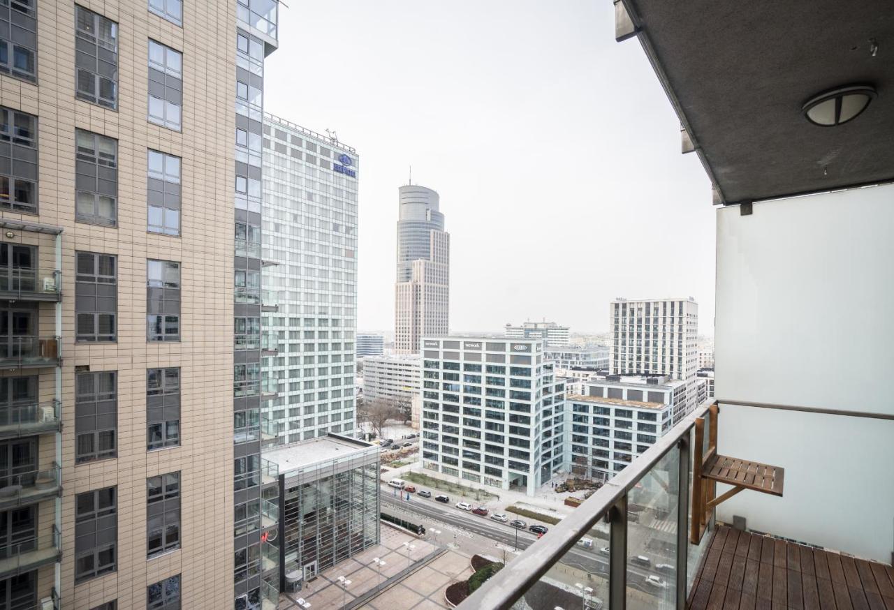 Oomph Luxurious Air-conditioned With Balcony Apartament