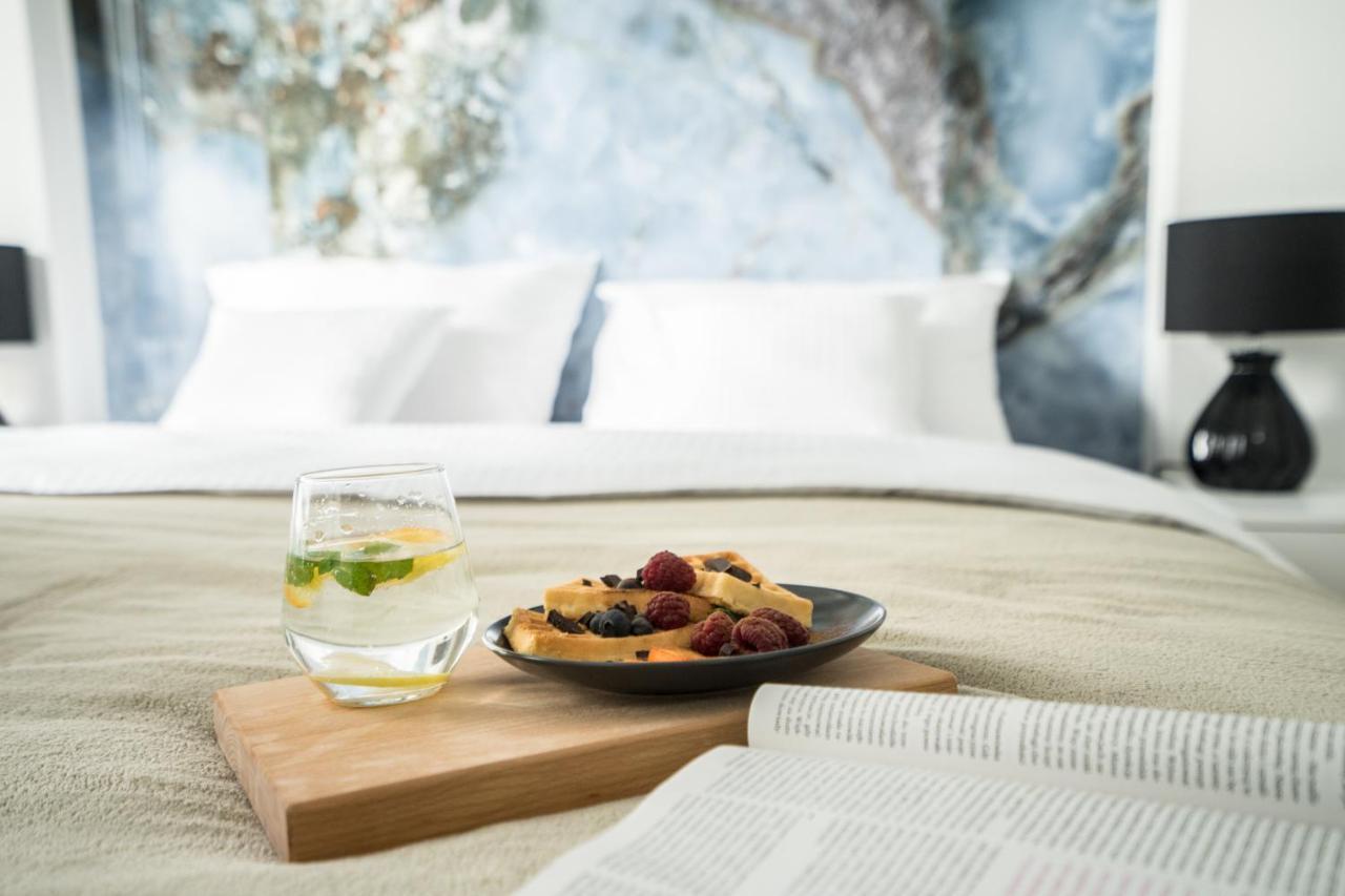 Oomph Luxurious Air-conditioned With Balcony Căn hộ Warsaw