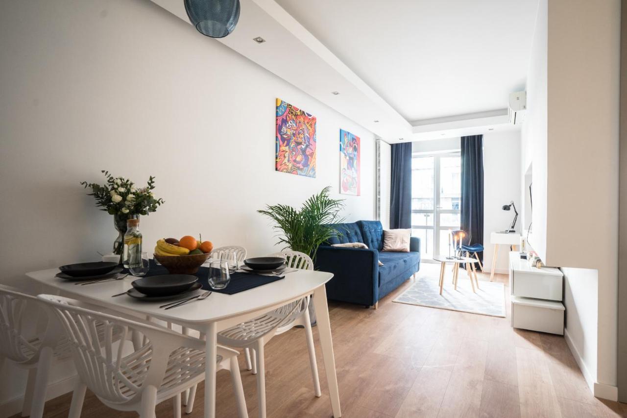 Apartament Oomph Luxurious Air-conditioned With Balcony