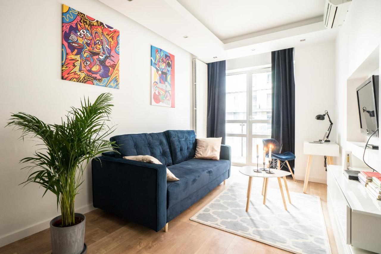 Oomph Luxurious Air-conditioned With Balcony * Warsaw