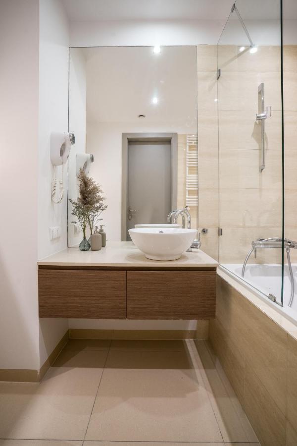 Oomph Luxurious Air-conditioned With Balcony * Warszawa
