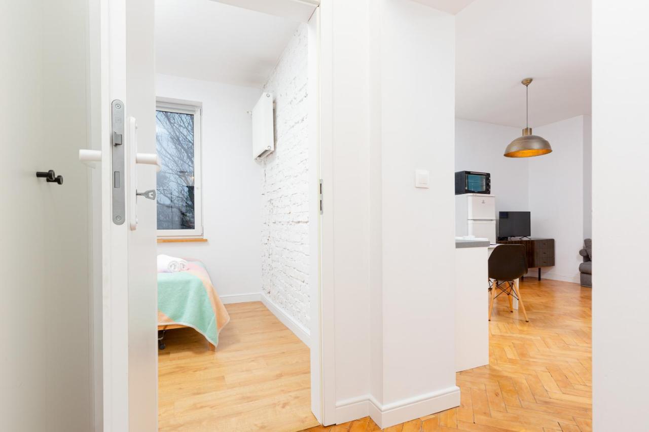 Mokotow Metro Raclawicka By Renters Apartamento Varsóvia