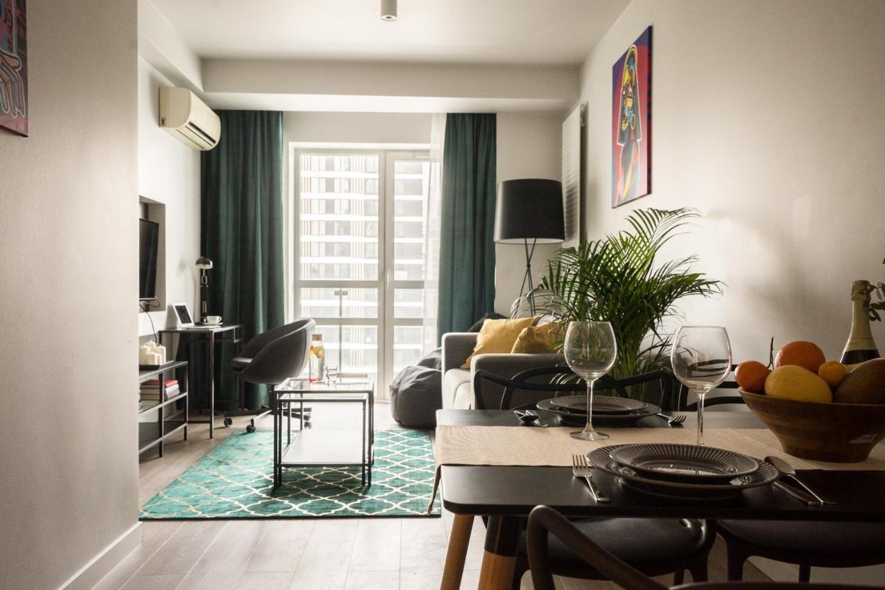 Oomph Luxurious Air-conditioned With Balcony Căn hộ *