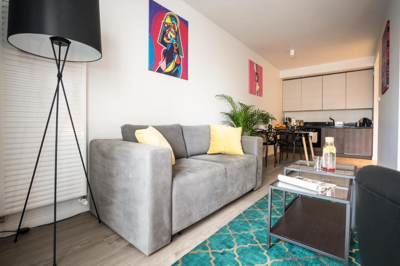 Căn hộ Oomph Luxurious Air-conditioned With Balcony Warsaw
