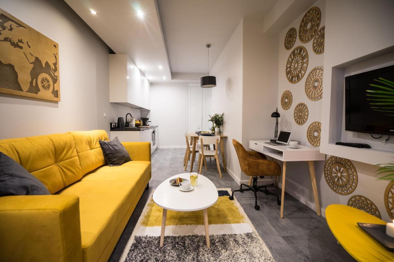 Oomph Luxurious Air-conditioned With Balcony Warsaw