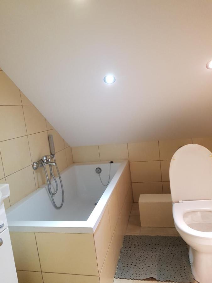 Mleczna - Metro Zacisze Albergue Varsóvia