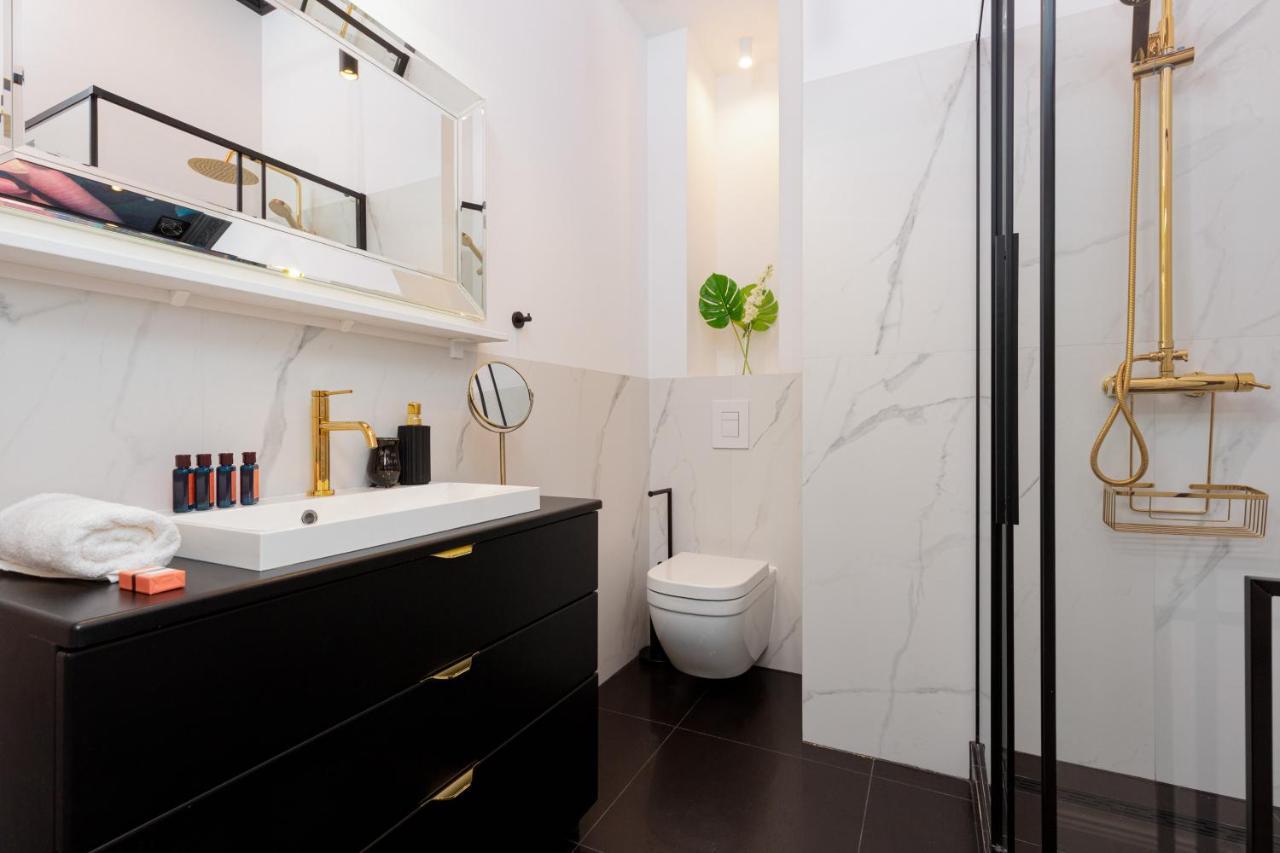 Apartment Royal Kopernika By Renters Prestige Warsaw